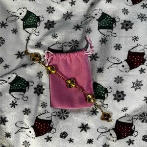 VCA inspired piece golden clover